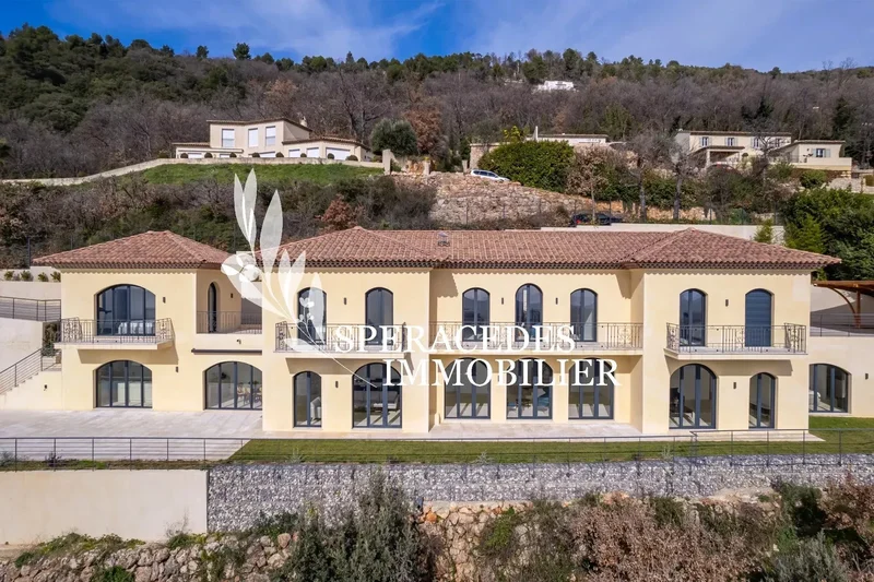 Spéracèdes - Exceptional villa in dominant position