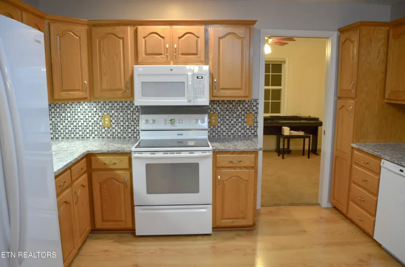170 Pin Oak Lane, Crossville, TN 38555, Crossville, Tennessee, United States. - Photo 40