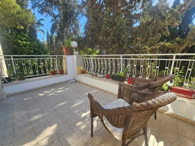 Bright Family Apartment with Souccah Terrace – Arnona, Jerusalem