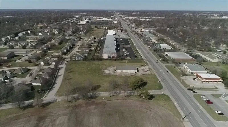 2115 SW 7 Highway, Blue Springs, Missouri, United States. - Photo 4