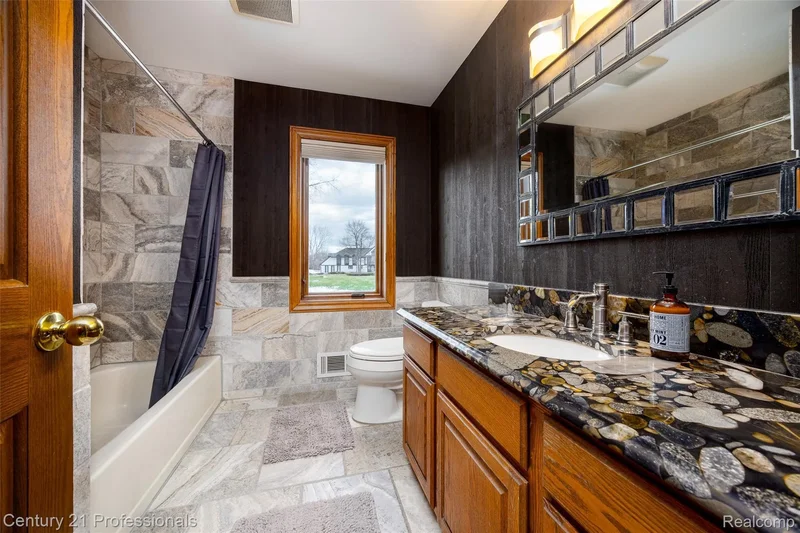 1180 Knob Creek Drive, Rochester, MI 48306, Rochester, Michigan, United States. - Photo 32
