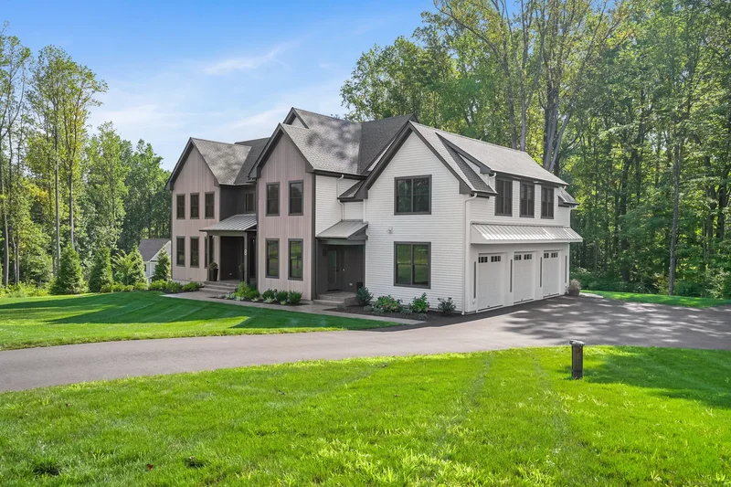 8 Holly Lane, Newtown, CT, 06482, USA, Newtown, Connecticut, United States. - Photo 12