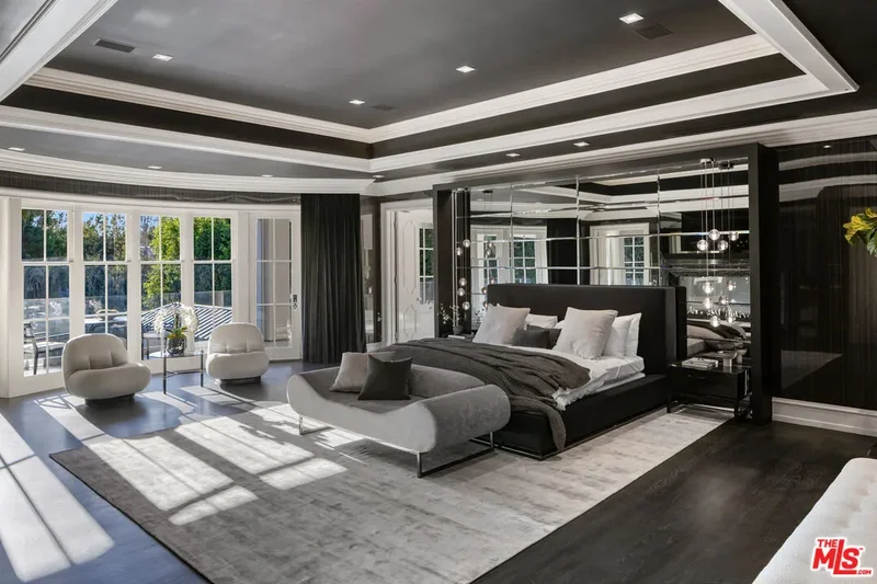 917 N Crescent Dr, Beverly Hills, California, United States. - Photo 4