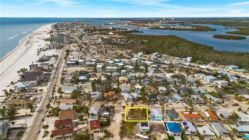 SingleFamily for sale in Fort Myers Beach