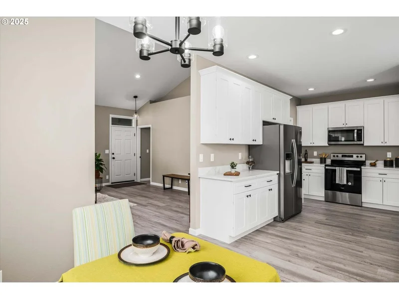6023 Mondavi Ln, Eugene, OR 97402, Eugene, Oregon, United States. - Photo 11