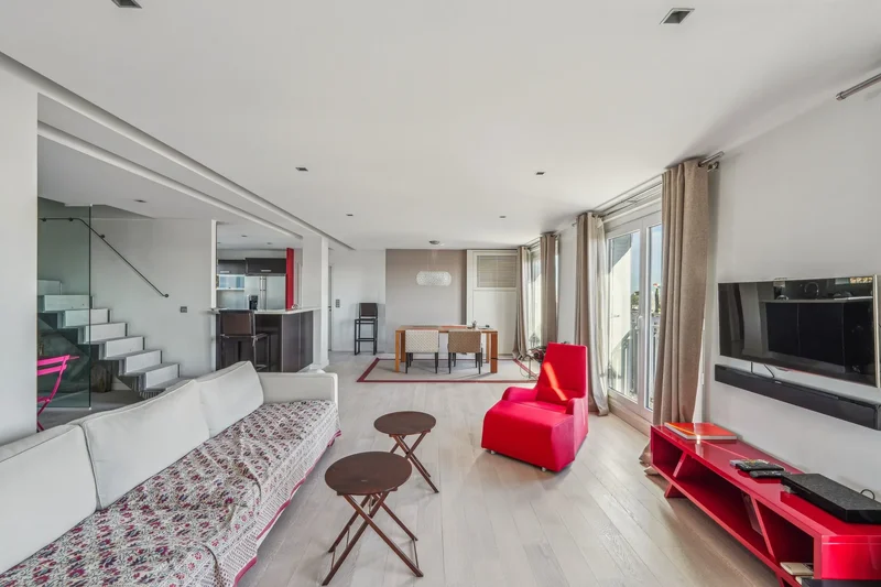 PARIS, J 75116, Paris, Île-de-France, France. - Photo 11