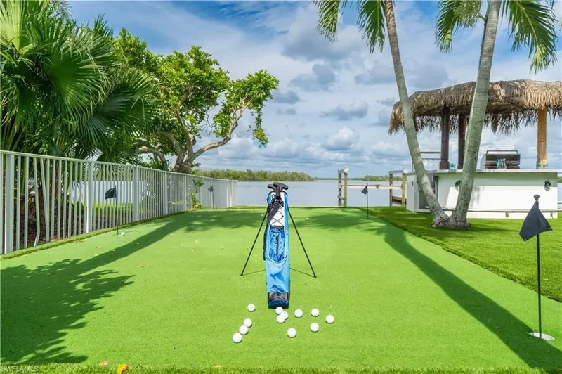 205 Bayview AVE, Fort Myers Beach, Florida, United States. - Photo 32