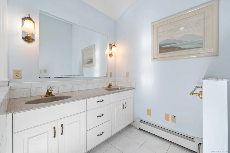 110 West Pines Drive, Southington, Connecticut, United States. - Photo 26