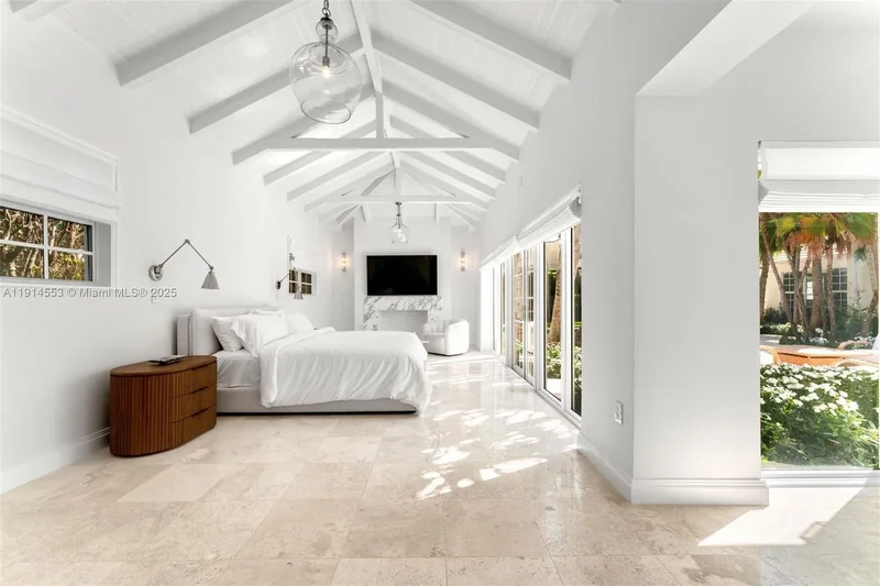 6675 Roxbury Ln, Miami Beach, Florida, United States. - Photo 23