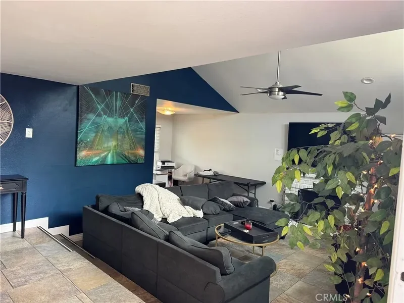 11735 Quartz, Fountain Valley, California, United States. - Photo 4