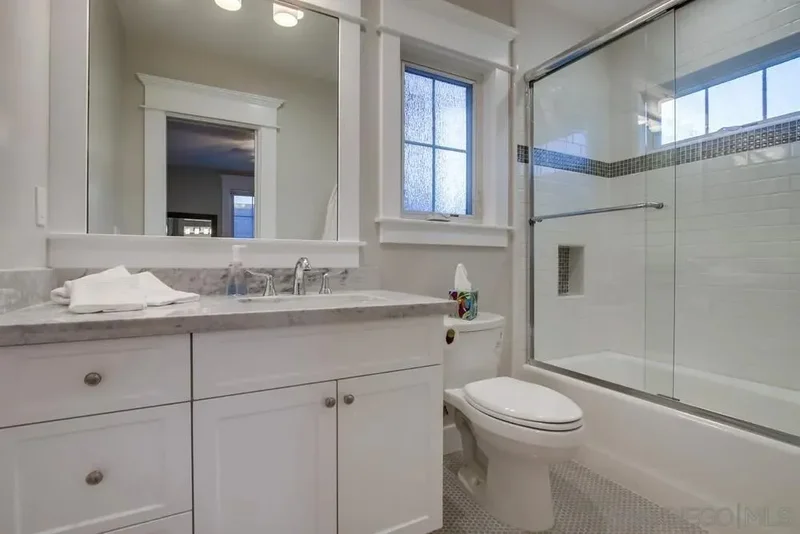 240 B Avenue, Coronado, California, United States. - Photo 47