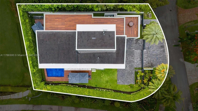 610 Harbor Cir, Key Biscayne, Florida, United States. - Photo 70