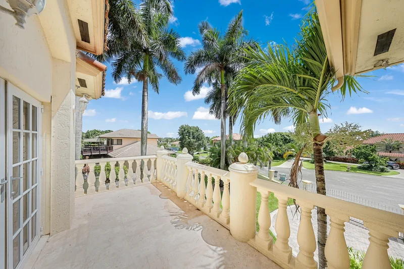 19504 SW 135th Ct , Miami, FL 33177, Miami, Florida, United States. - Photo 13