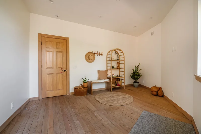 721 Chillon Drive , Crestline, CA 92325, Twin Peaks, California, United States. - Photo 9