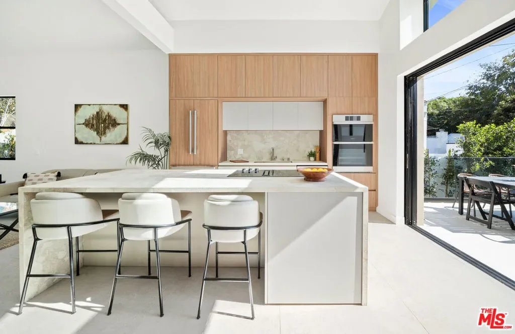 8982 Norma Place, Los Angeles, California, United States. - Photo 3