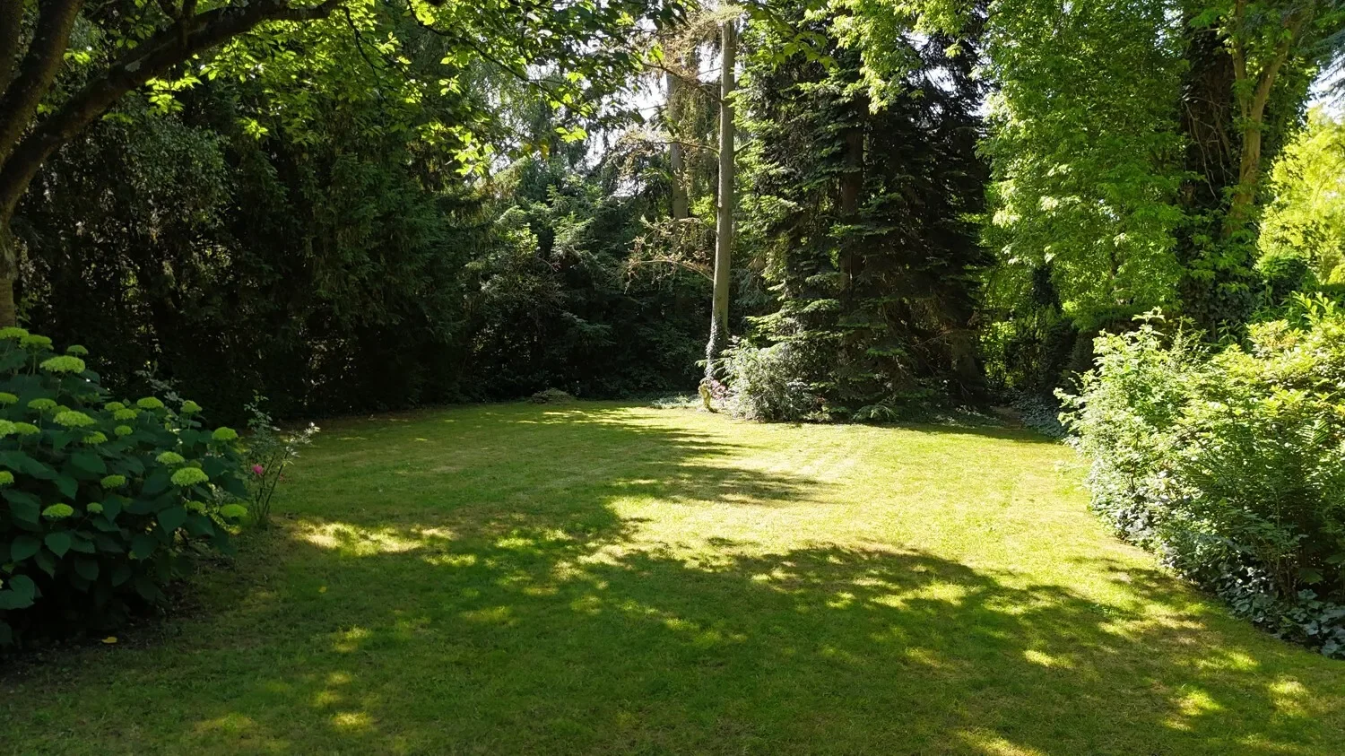 Exterior photo 3