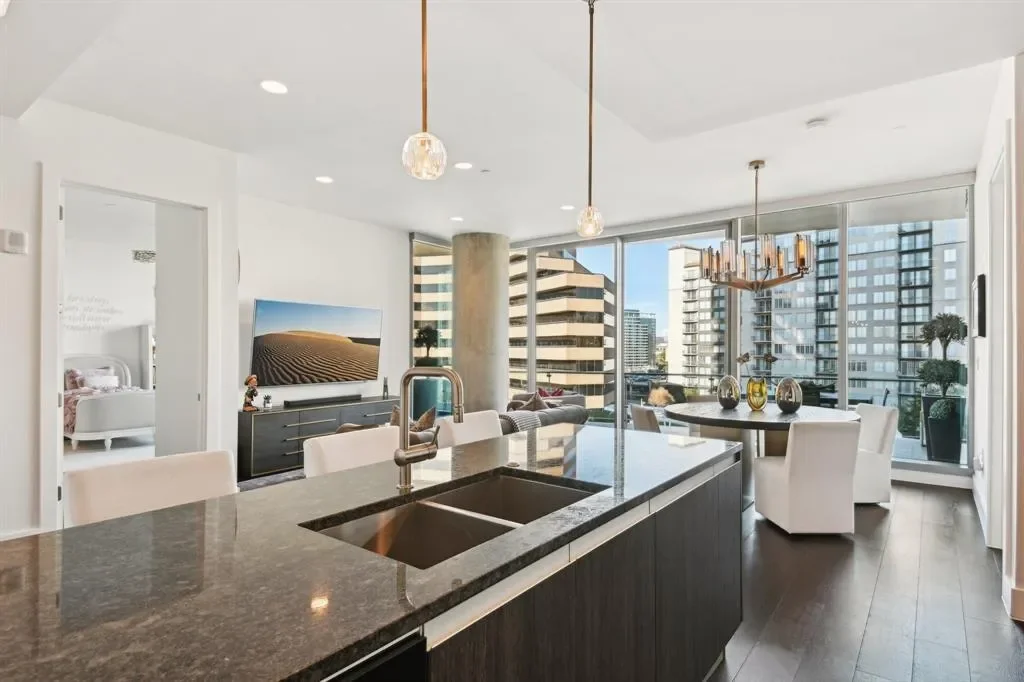 3130 N Harwood Street 705, Dallas, Texas, United States. - Photo 14