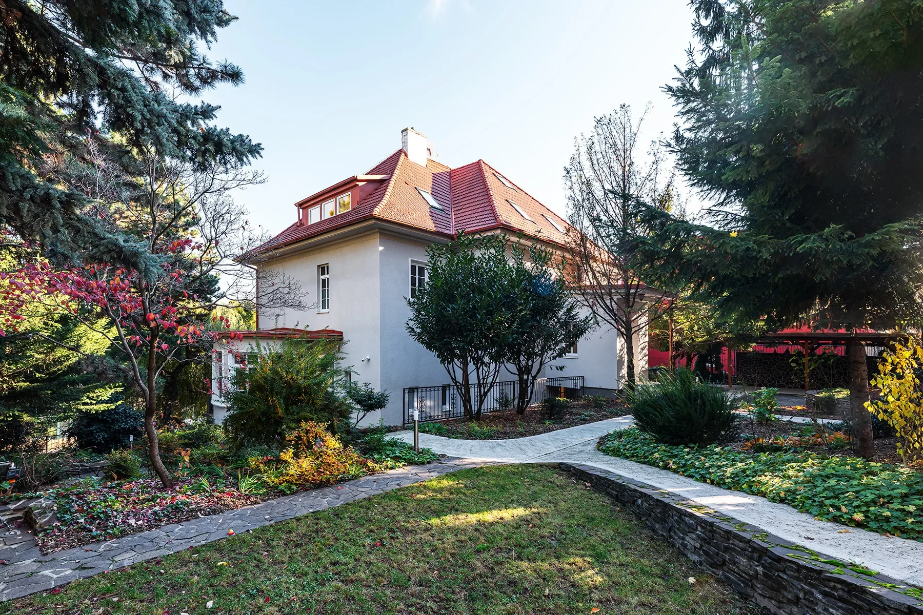 Exterior photo 3