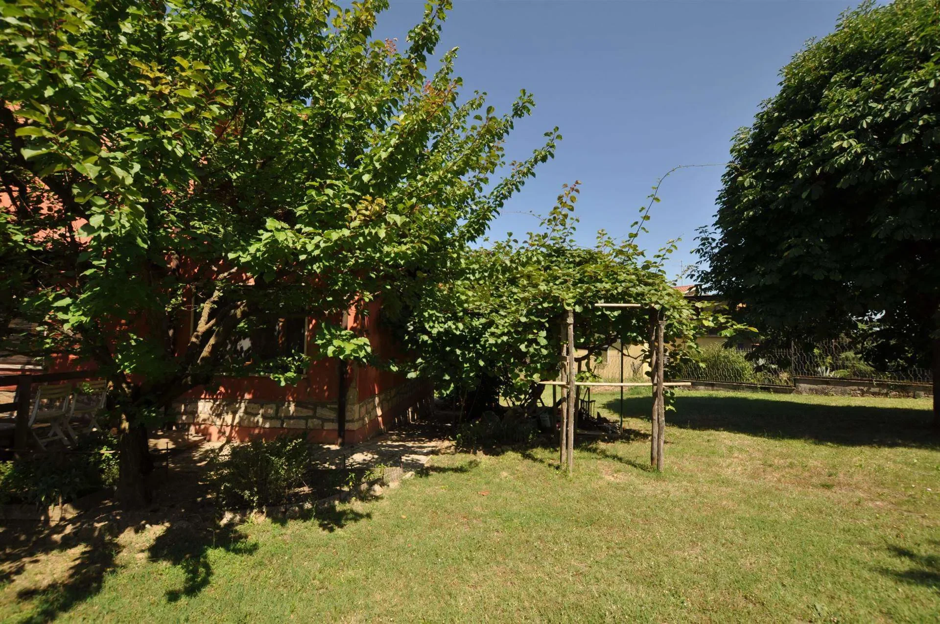 Exterior photo 12