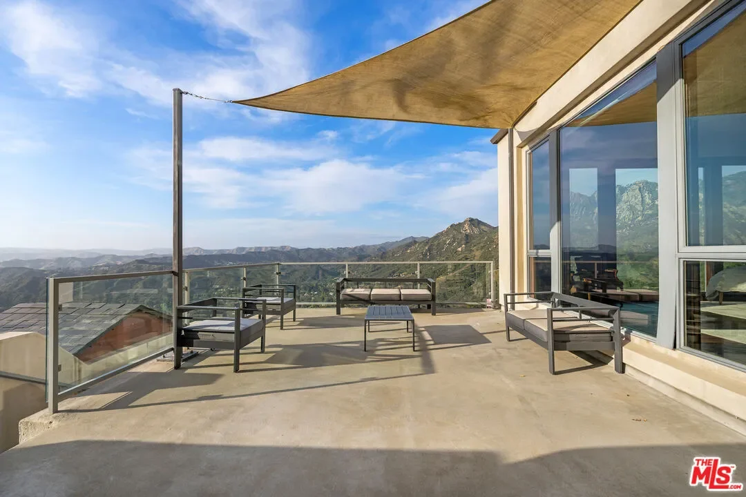 25155 Piuma Rd, Malibu, California, United States. - Photo 28