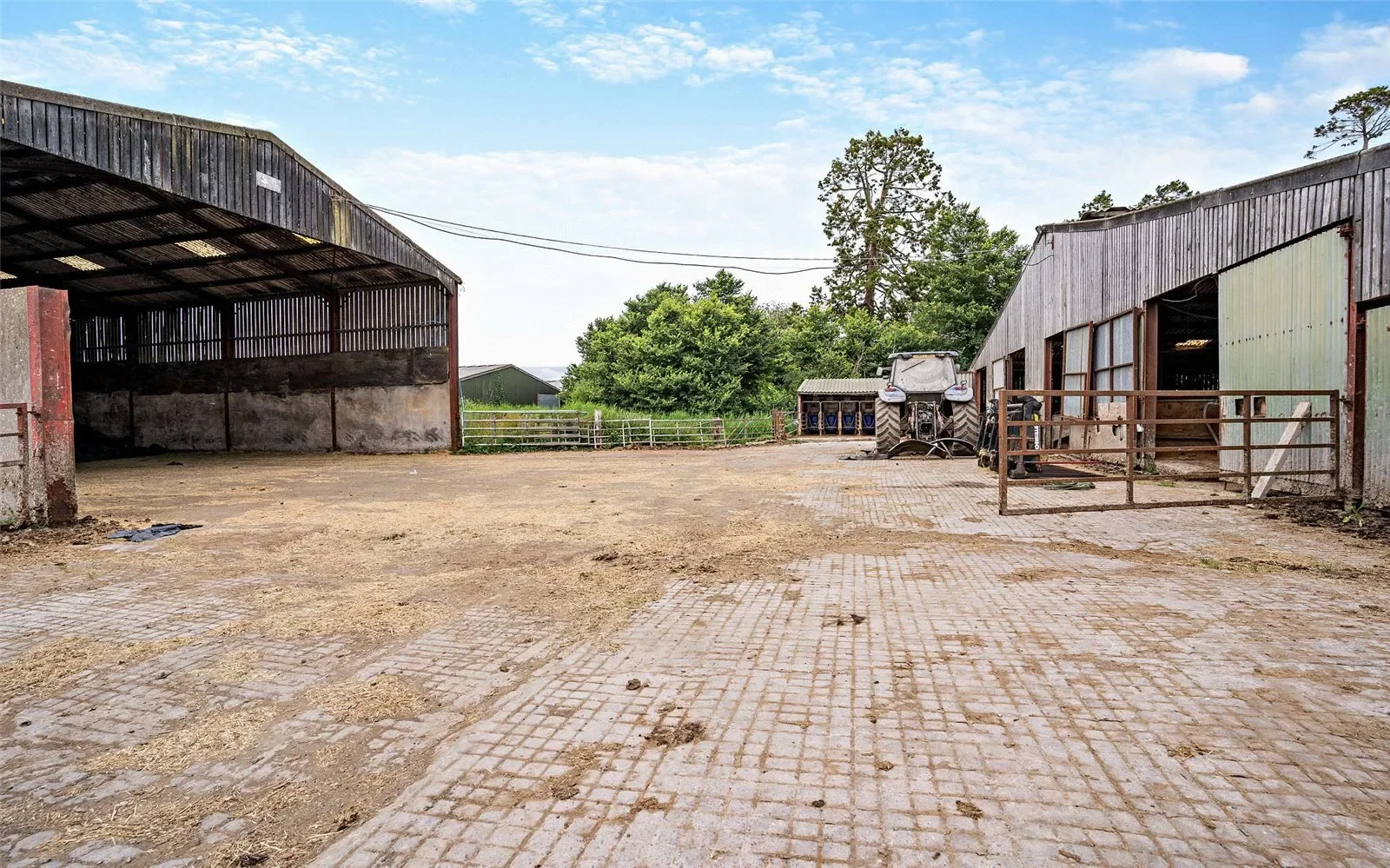 Exterior photo 12