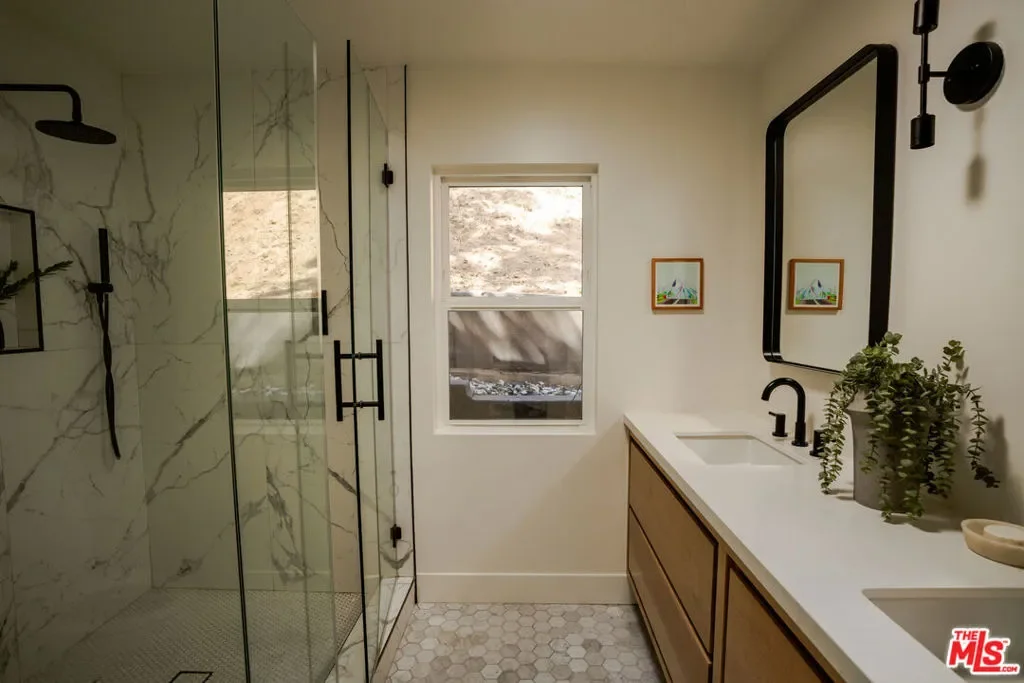 2351 Mariscal Lane, Los Angeles, California, United States. - Photo 17