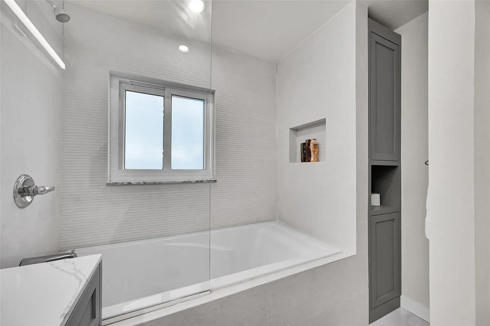 3999 NE 15th Ave, Oakland Park, Florida, United States. - Photo 19