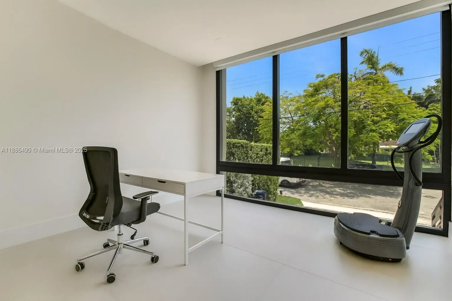 8826 Froude Ave, Bal Harbour, Florida, United States. - Photo 25