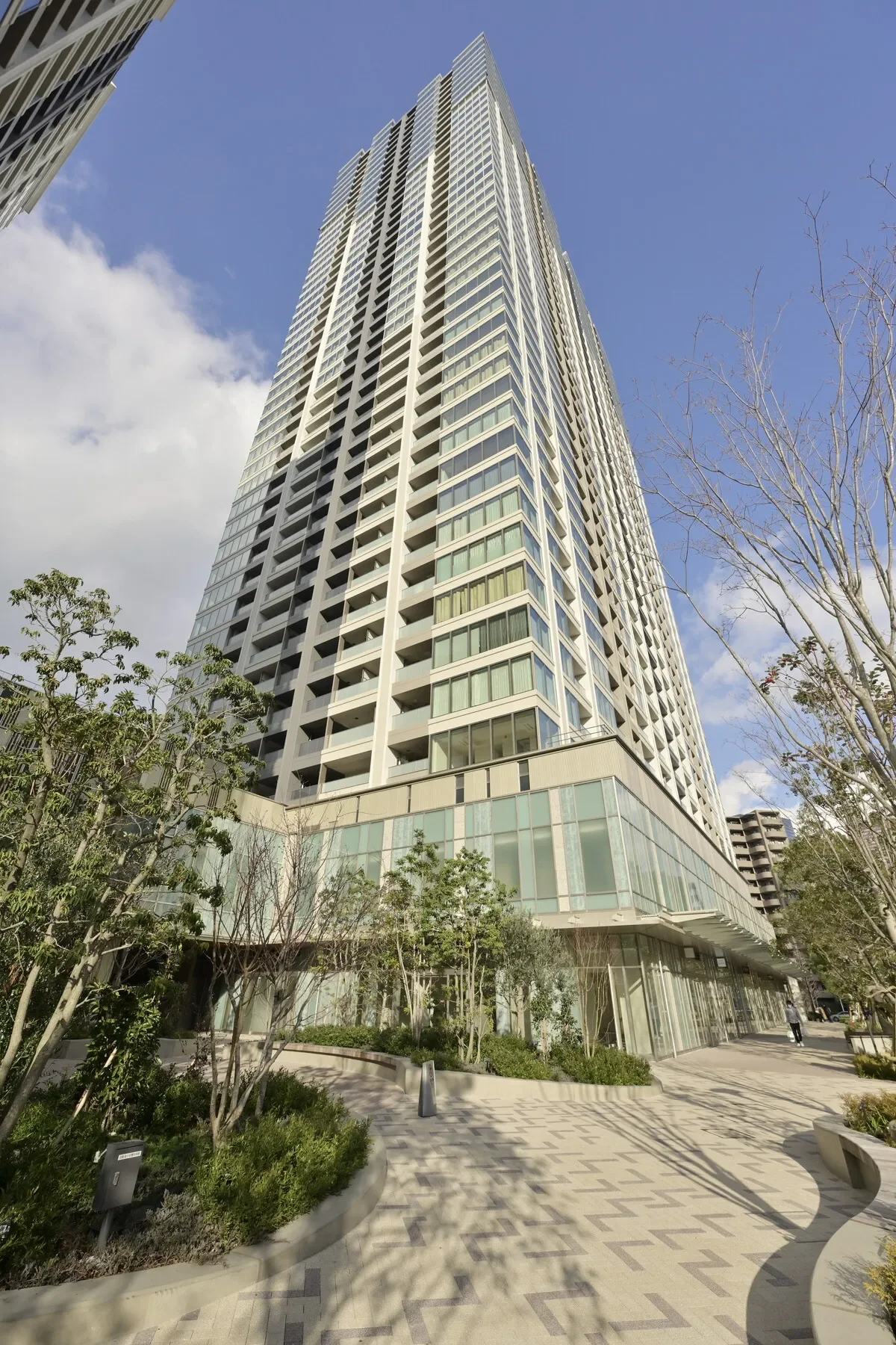Exterior photo 3