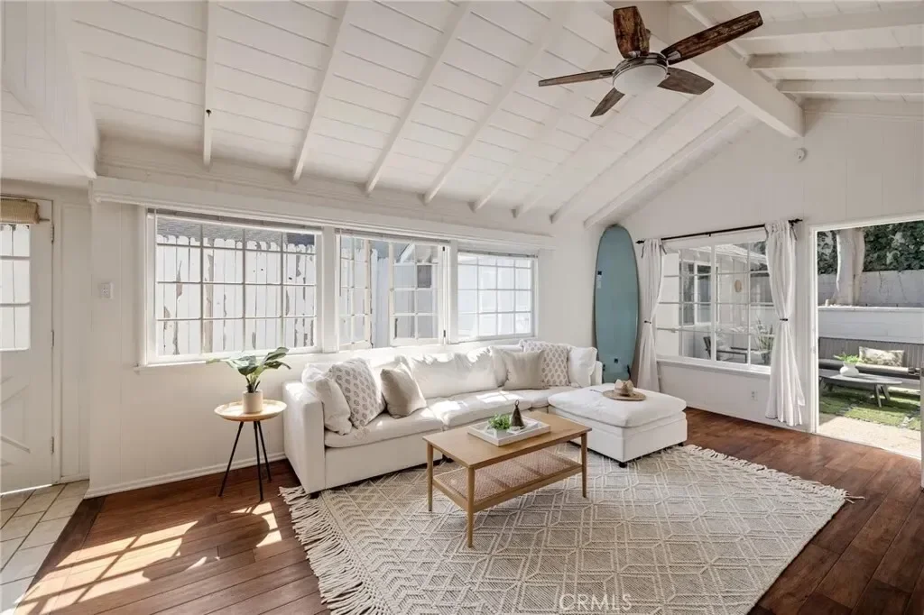 525 Manhattan Beach Boulevard, Manhattan Beach, California, United States. - Photo 24