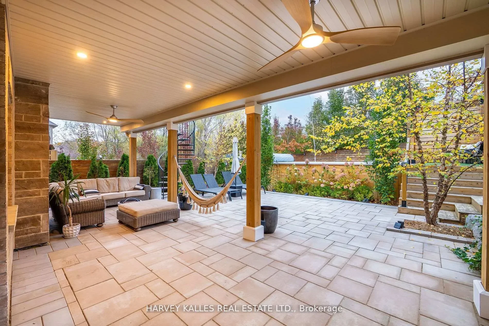 Exterior photo 9