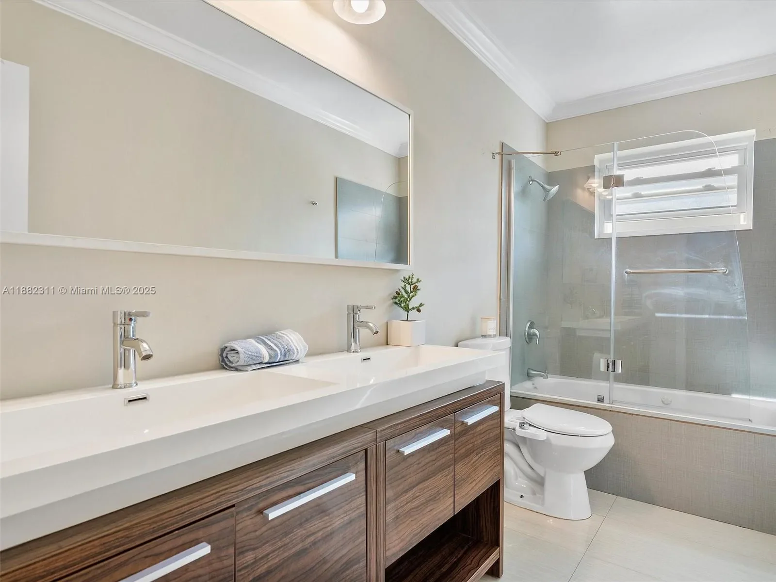 11407 N Bayshore Dr, North Miami, FL 33181, North Miami Beach, Florida, United States. - Photo 38