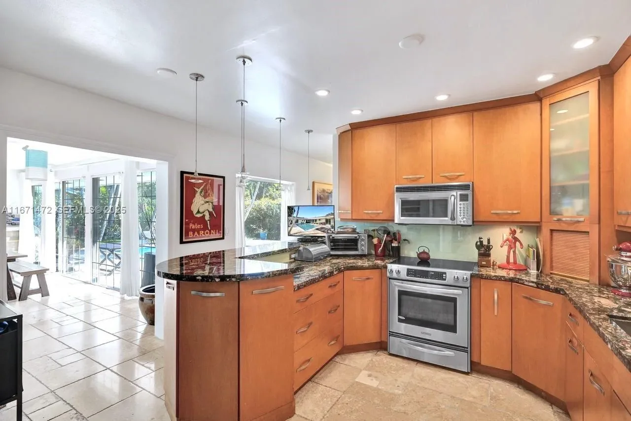 430 Miller Rd, Coral Gables, Florida, United States. - Photo 5