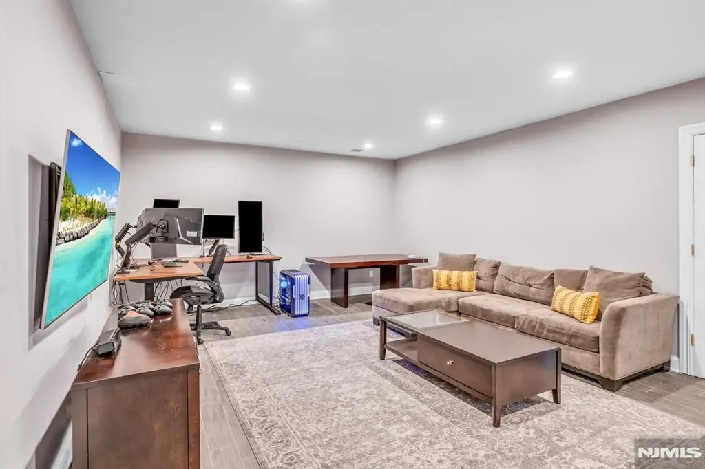 37 Glenfair Road, Glen Rock, New Jersey, United States. - Photo 36