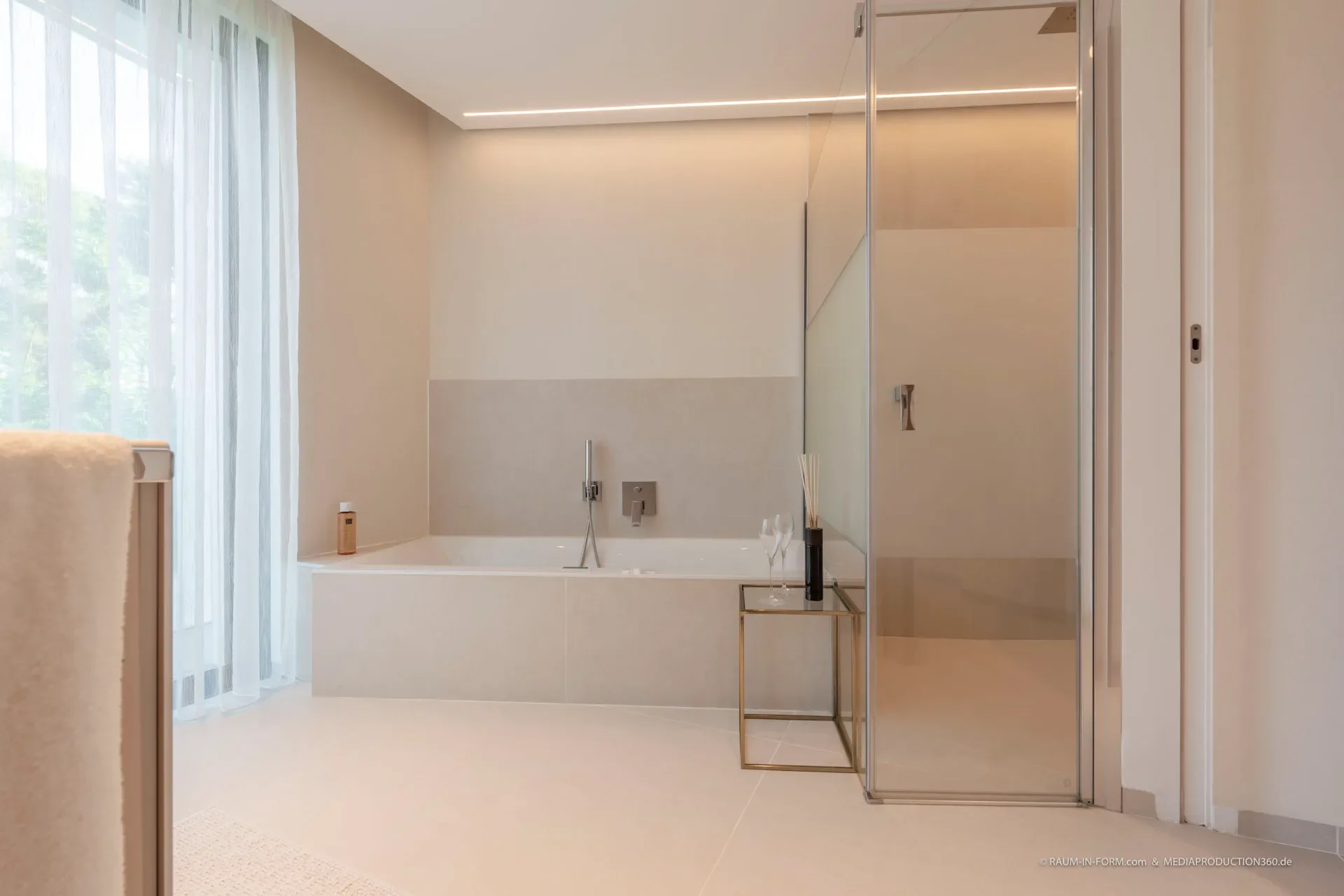 Gallery photo 6
