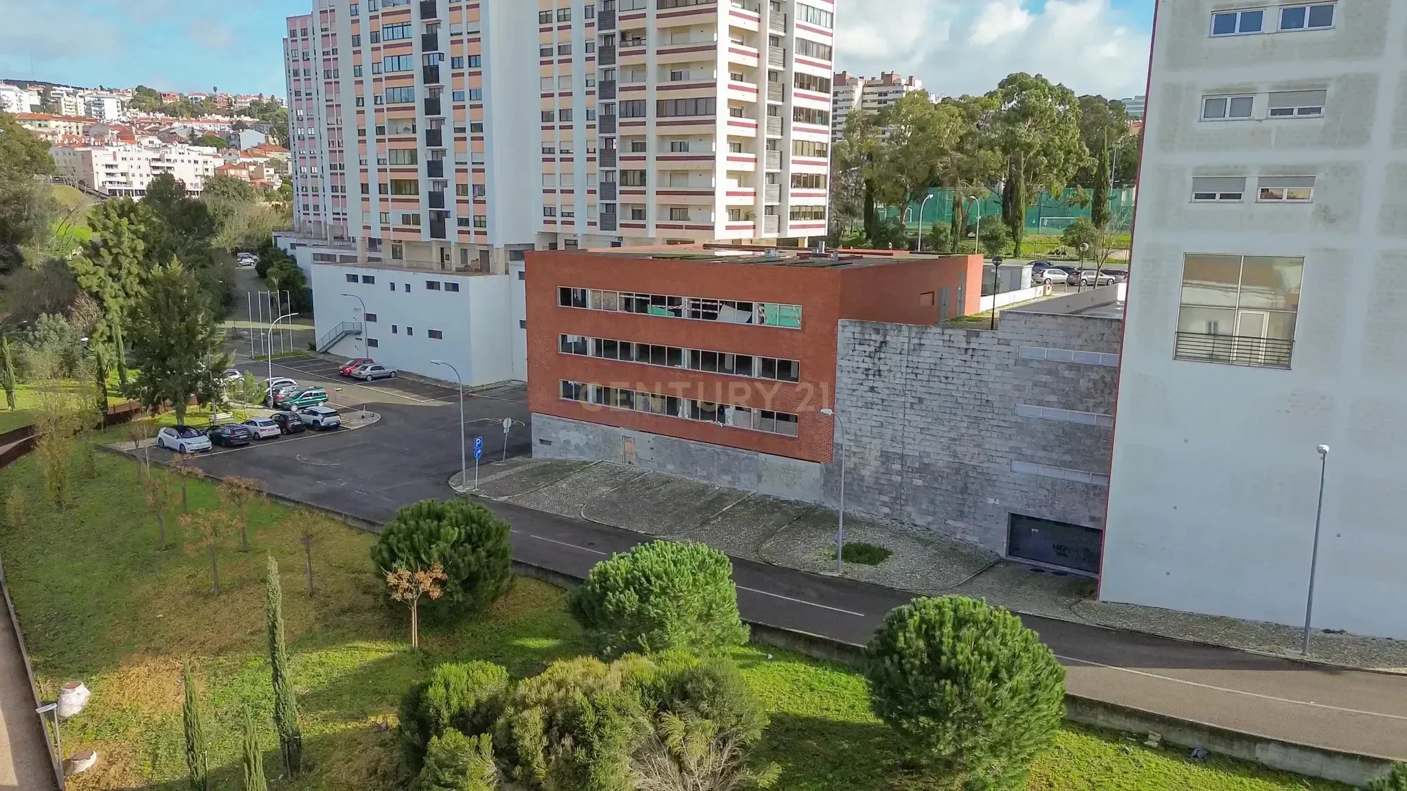 Exterior photo 6