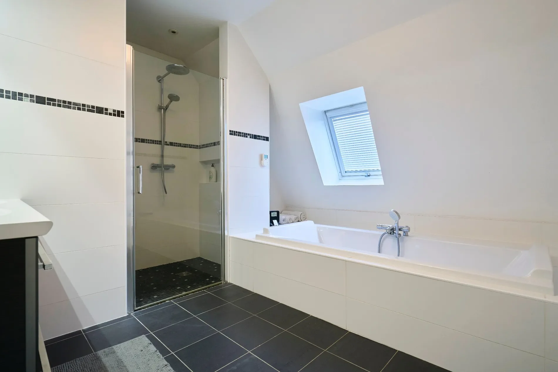 LILLE, O 59800, Lille, Hauts-de-France, France. - Photo 11