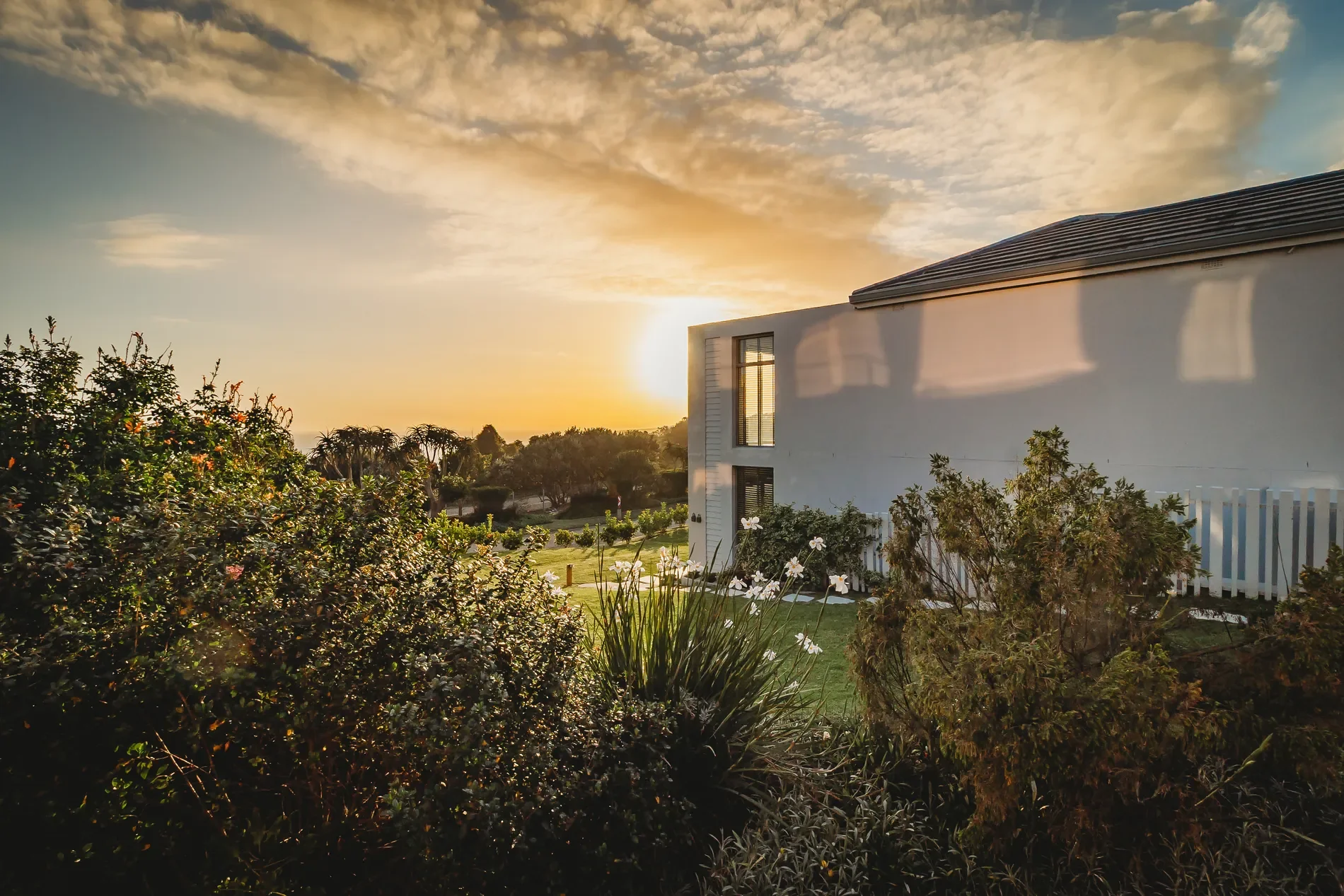 Exterior photo 3