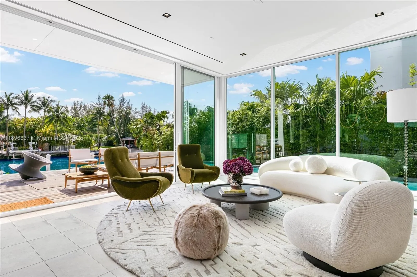 1081 W 48th St, Miami Beach, Florida, United States. - Photo 4