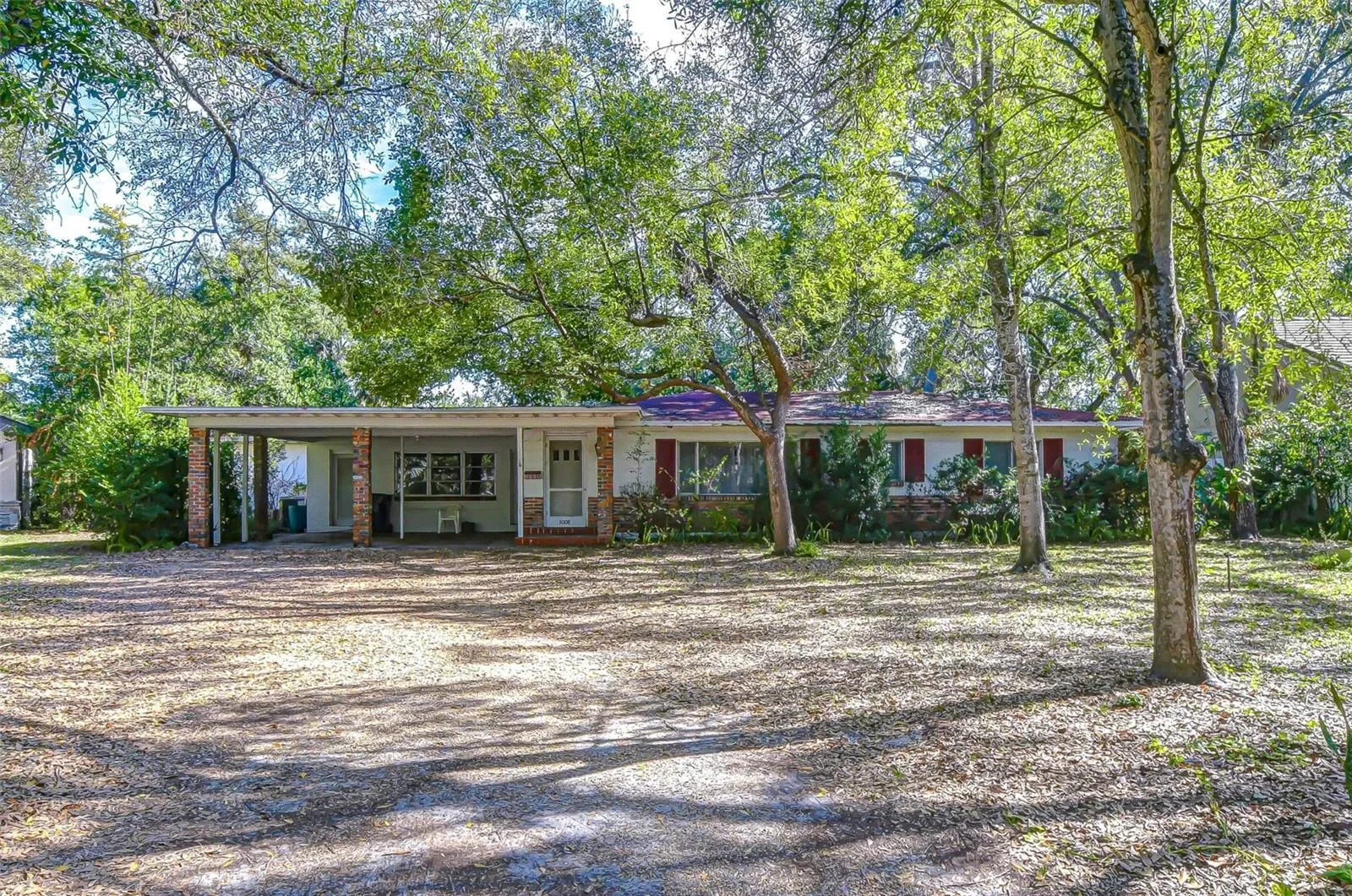 Exterior photo 5
