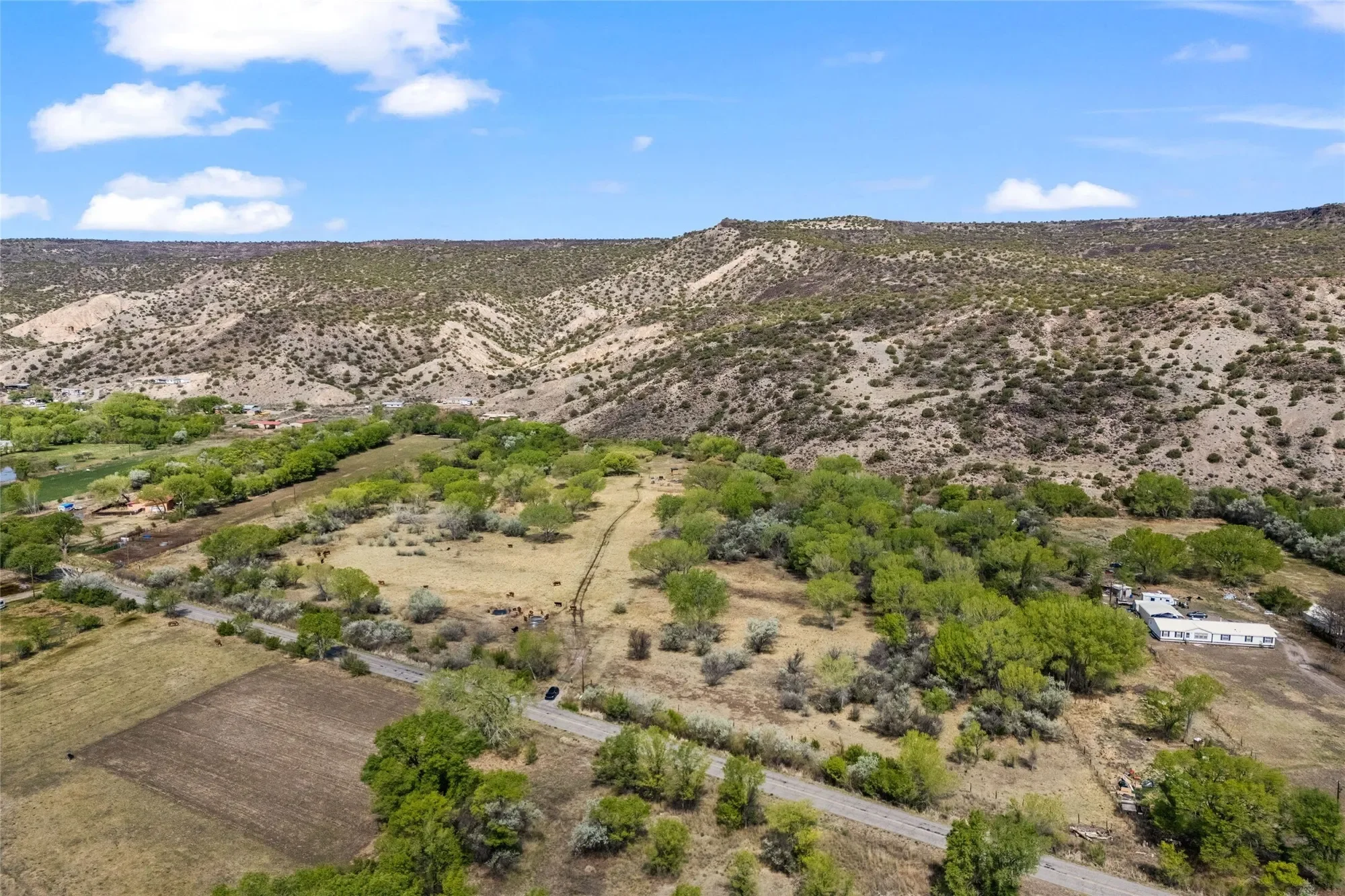 781 County Road 57 , Lyden, NM 87582, Velarde, New Mexico, United States. - Photo 12