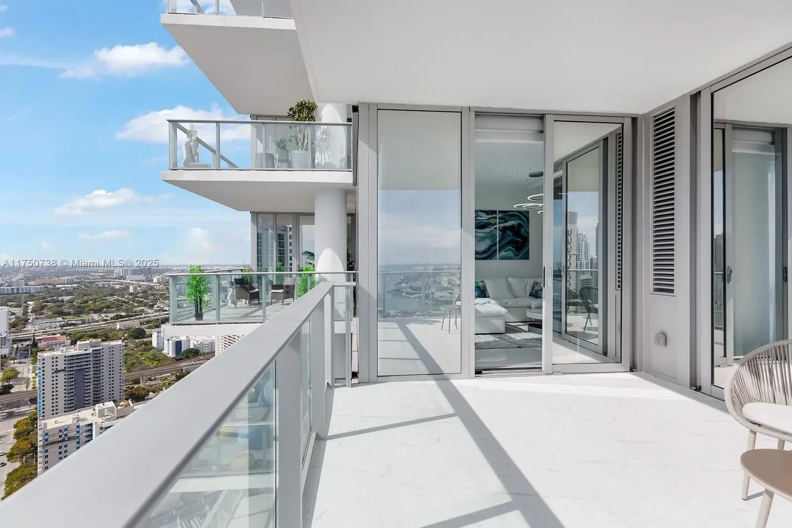 851 NE 1st Ave 3611, Miami, Florida, United States. - Photo 3