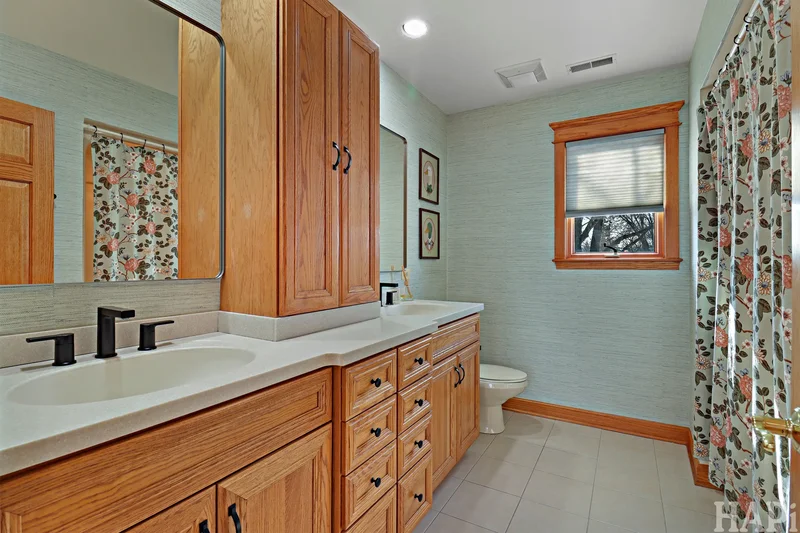 15043 W Buckley Road , Libertyville, IL 60048, Libertyville, Illinois, United States. - Photo 29