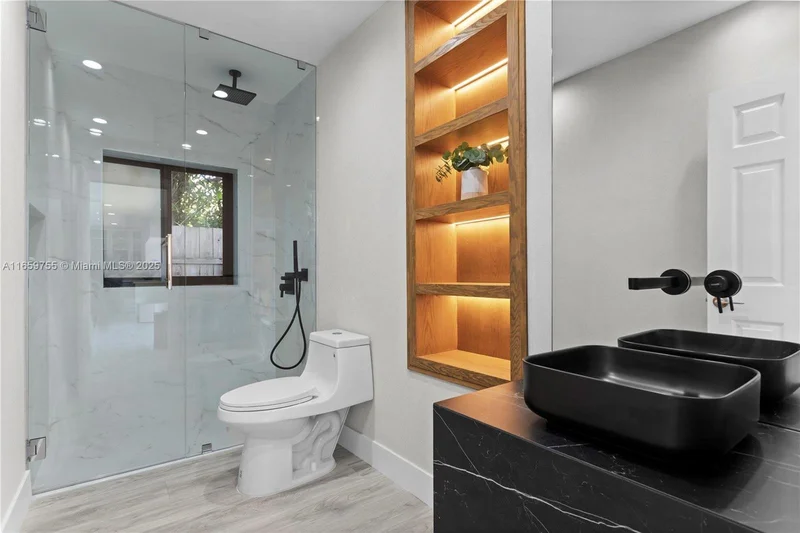 116 W 1st Ct, Miami Beach, Florida, United States. - Photo 7