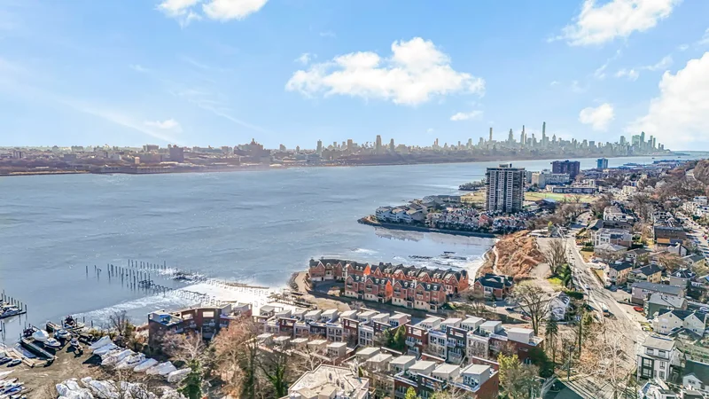 9 Vela Way, Edgewater, NJ 07020, Edgewater, New Jersey, United States. - Photo 36
