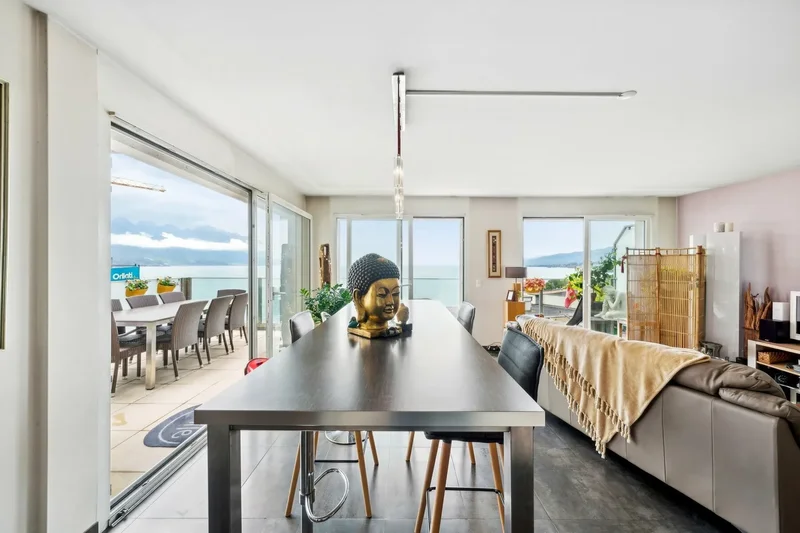 Exceptional Penthouse With Panoramic Lake View