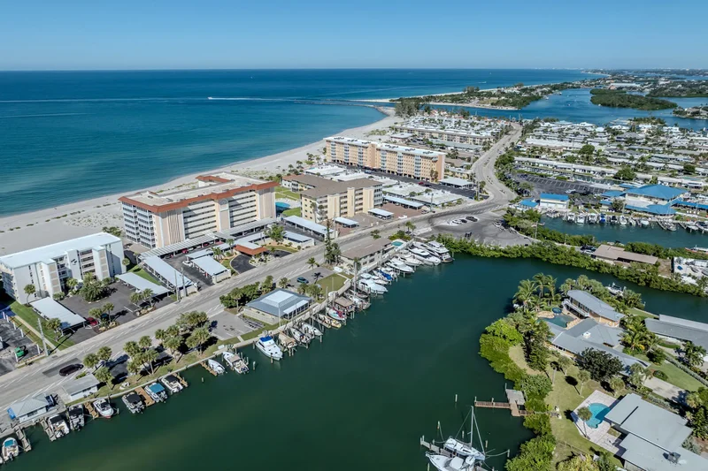 1150 Tarpon Center Drive , 608 (6-H), Venice, FL 34285, Venice, Florida, United States. - Photo 30
