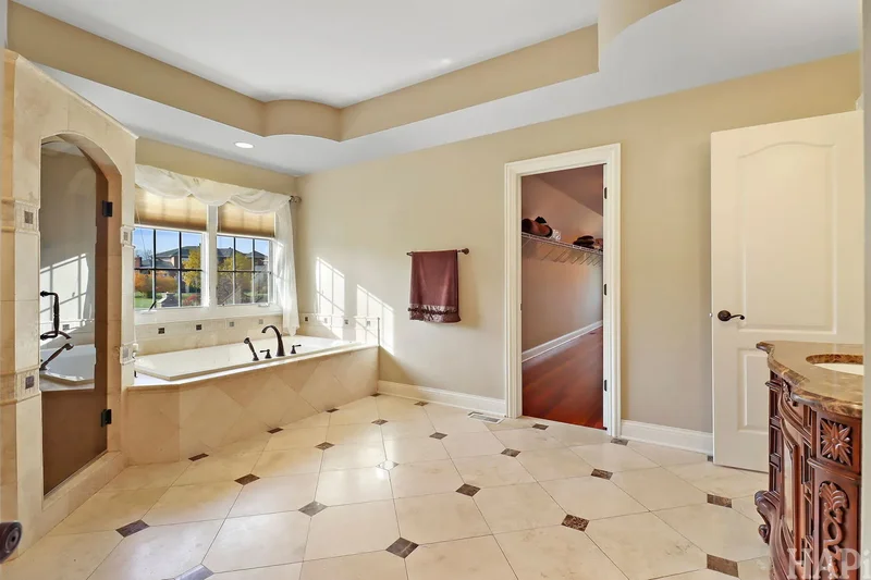 1 Terra Vita Drive, South Barrington, IL 60010, Barrington Hills, Illinois, United States. - Photo 41