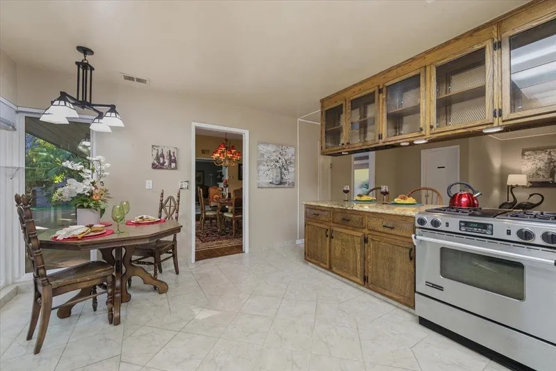 20510 Brookwood Lane, Saratoga, California, United States. - Photo 2