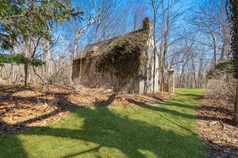 2340 Cedar Swamp Road, Old Brookville, New York, United States. - Photo 9
